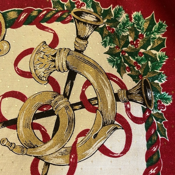 Holiday/Christmas tablecloth. - Picture 6 of 9